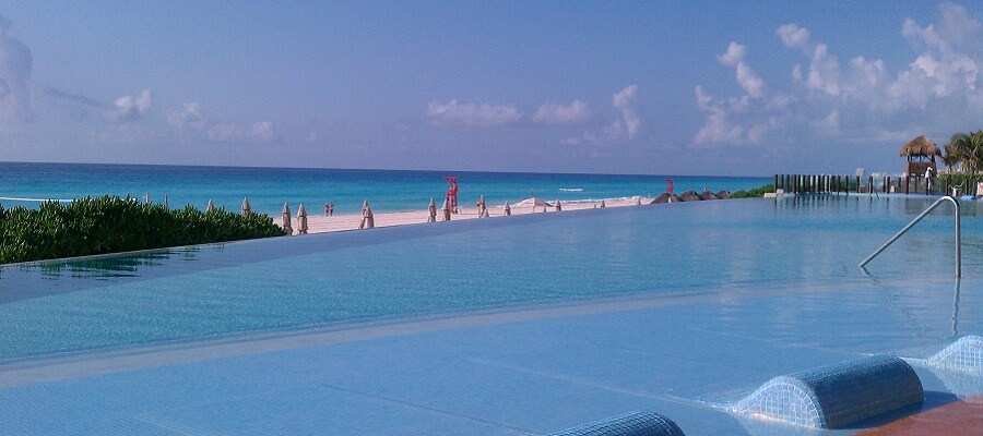 View of the pool and ocean at the Westin Lagunamar Cancun.