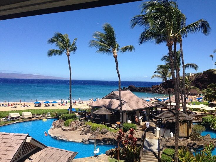The pool area at the Sheraton Maui with Black Rock in the background